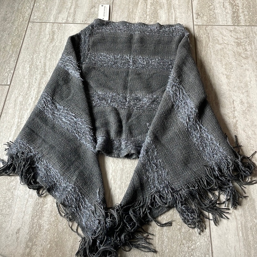 Jon & Anna Contemporary shawl One size Gray
